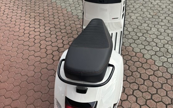 Neufahrzeug Vespa TS - Bild 10