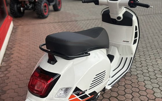 Neufahrzeug Vespa TS - Bild 4