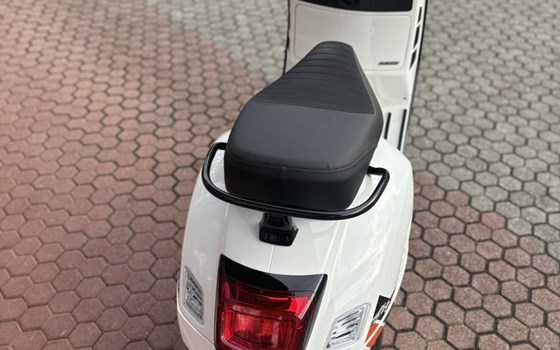 Neufahrzeug Vespa TS - Bild 6