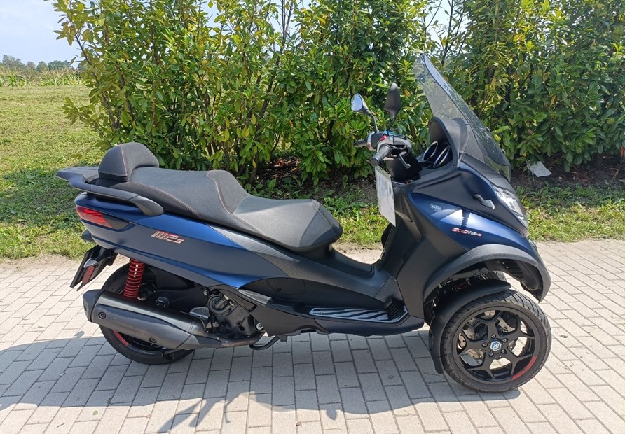 Piaggio MP3 500 hpe Sport Advanced (blue opaco)
