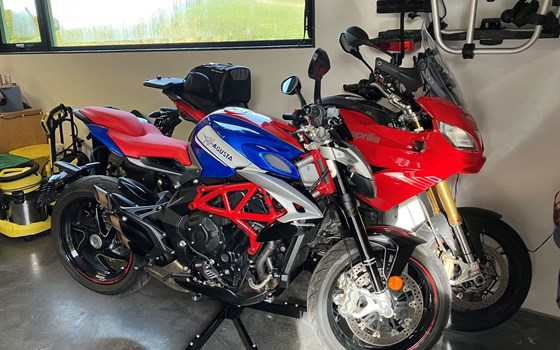 Gebrauchtmotorrad MV Agusta Brutale 800 RR America - Bild 3 Gebrauchtmotorrad MV Agusta Brutale 800 RR America - Bild 3