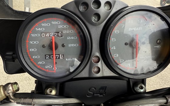 Gebrauchtmotorrad Ducati Monster S4 - Bild 3 Gebrauchtmotorrad Ducati Monster S4 - Bild 3