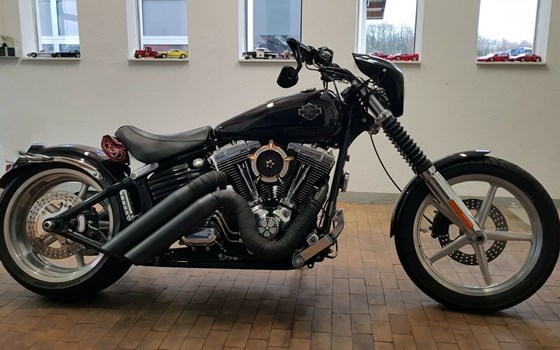 Gebrauchtmotorrad Harley-Davidson Softtail Rocker C FXCWC - Bild 1