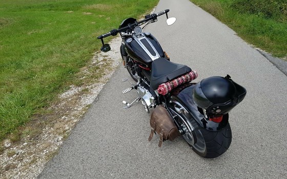 Gebrauchtmotorrad Harley-Davidson Softtail Rocker C FXCWC - Bild 4