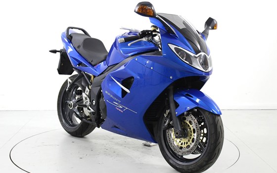 Motorrad Occasion Triumph Sprint ST 1050 - Bild 2