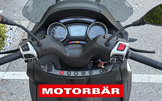 Gebrauchtmotorrad Piaggio MP3 LT 400 - Bild 5 Gebrauchtmotorrad Piaggio MP3 LT 400 - Bild 5