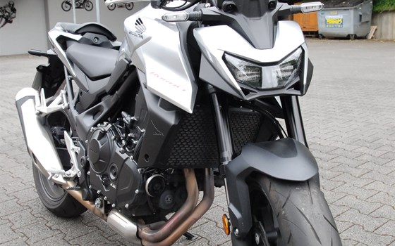 Gebrauchtmotorrad Honda CB750 Hornet - Bild 11