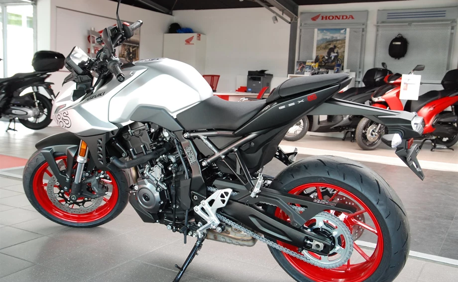 Offer Suzuki GSX-8S Bild 21: Offer Suzuki GSX-8S
