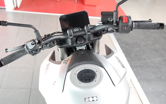 Gebrauchtmotorrad Suzuki GSX-8S - Bild 22