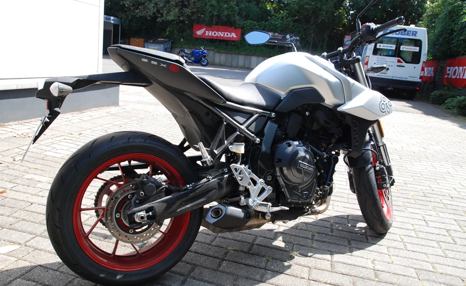 Offer Suzuki GSX-8S Bild 3: Offer Suzuki GSX-8S