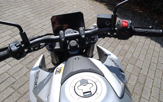 Gebrauchtmotorrad Suzuki GSX-8S - Bild 25