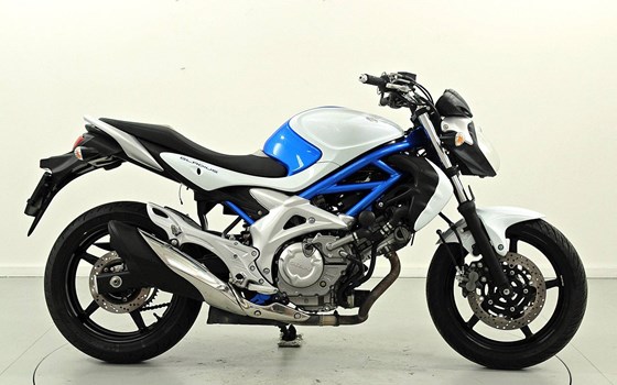 Motorrad Occasion Suzuki SFV 650 Gladius - Bild 4