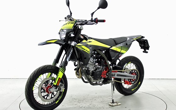 Motorrad Occasion Fantic XMF 125 Performance - Bild 3
