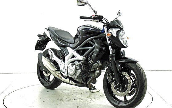 Motorrad Occasion Suzuki SFV 650 Gladius - Bild 2