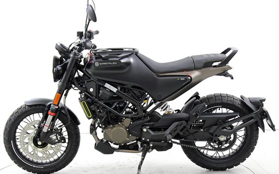 Motorrad Occasion Husqvarna Svartpilen 125 - Bild 5