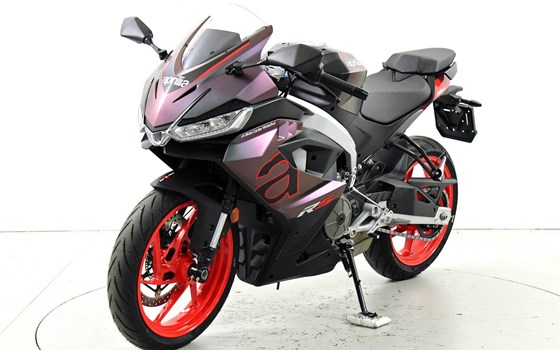 Motorrad Occasion Aprilia RS 457 - Bild 3