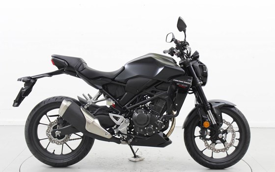 Motorrad Occasion Honda CB300R - Bild 4