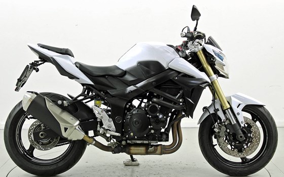 Motorrad Occasion Suzuki GSR 750 - Bild 4
