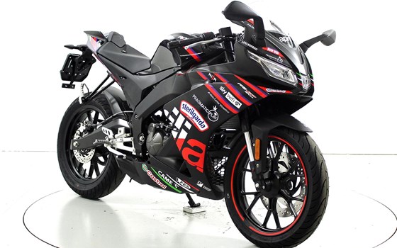 Motorrad Occasion Aprilia RS 125 Replica - Bild 2
