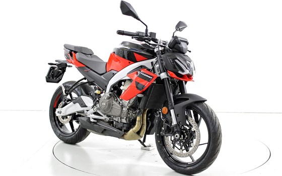 Motorrad Occasion Aprilia Tuono 457 - Bild 2