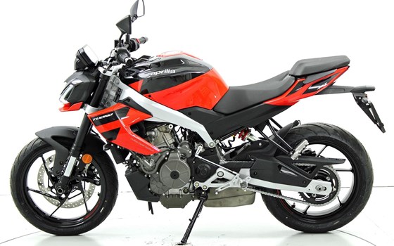 Motorrad Occasion Aprilia Tuono 457 - Bild 5