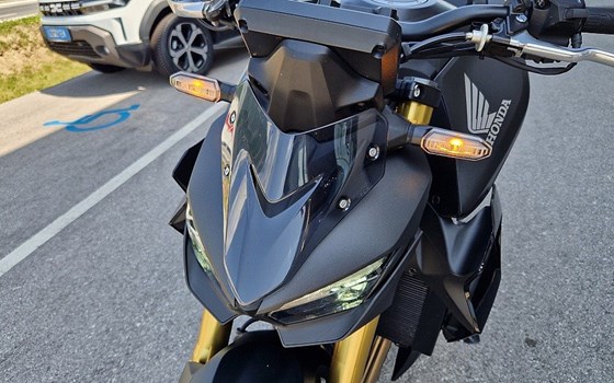 Gebrauchtmotorrad Honda CB1000 Hornet SP - Bild 8