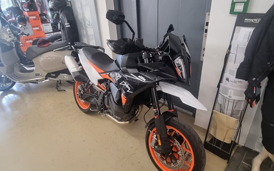 Gebrauchtmotorrad KTM 890 SMT - Bild 3 Gebrauchtmotorrad KTM 890 SMT - Bild 3