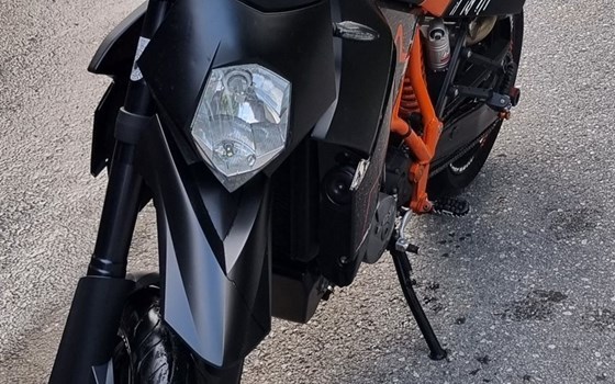 Gebrauchtmotorrad KTM 950 Supermoto R - Bild 1 Gebrauchtmotorrad KTM 950 Supermoto R - Bild 1