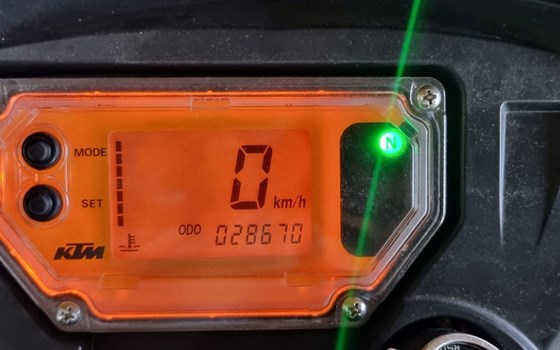 Gebrauchtmotorrad KTM 950 Supermoto R - Bild 4 Gebrauchtmotorrad KTM 950 Supermoto R - Bild 4