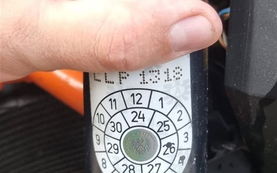 Gebrauchtmotorrad KTM 950 Supermoto R - Bild 7 Gebrauchtmotorrad KTM 950 Supermoto R - Bild 7