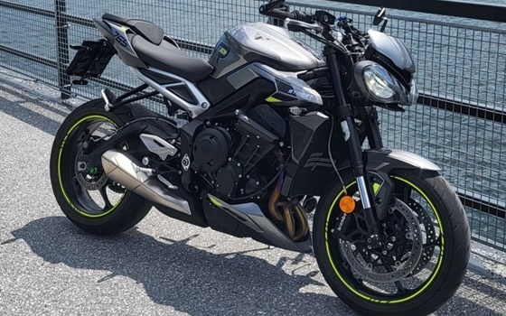Gebrauchtmotorrad Triumph Street Triple 765 R - Bild 1 Gebrauchtmotorrad Triumph Street Triple 765 R - Bild 1