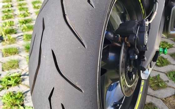 Gebrauchtmotorrad Triumph Street Triple 765 R - Bild 8 Gebrauchtmotorrad Triumph Street Triple 765 R - Bild 8