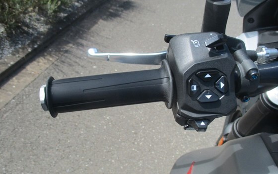 Neufahrzeug Moto Guzzi V85 Strada - Bild 11