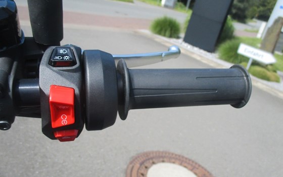 Neufahrzeug Moto Guzzi V85 Strada - Bild 12