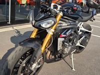 Gebrauchtmotorrad Triumph Speed Triple 1200 RS