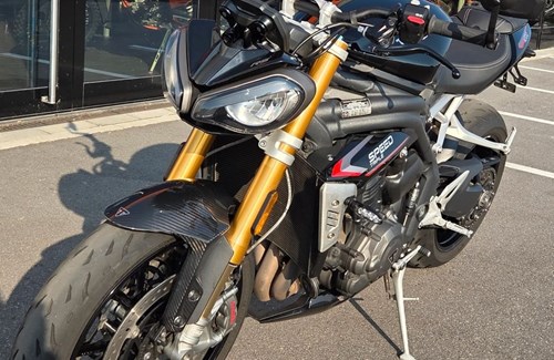 Gebrauchtmotorrad Triumph Speed Triple 1200 RS