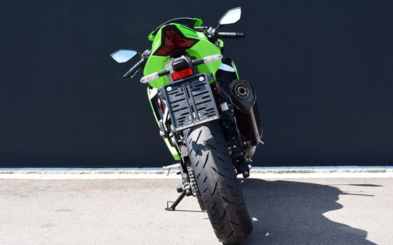 Neufahrzeug Kawasaki Ninja ZX-4RR - Bild 11