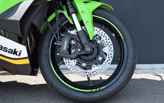 Neufahrzeug Kawasaki Ninja ZX-4RR - Bild 16
