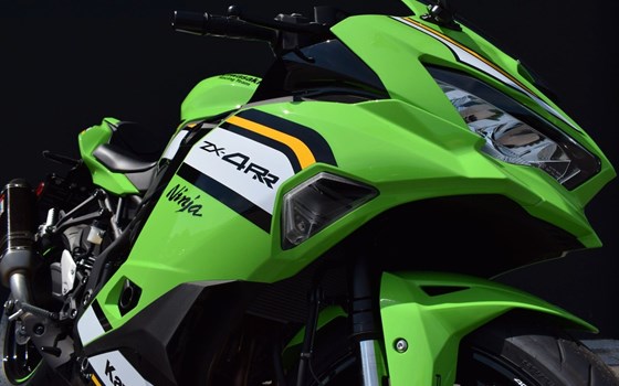 Neufahrzeug Kawasaki Ninja ZX-4RR - Bild 22