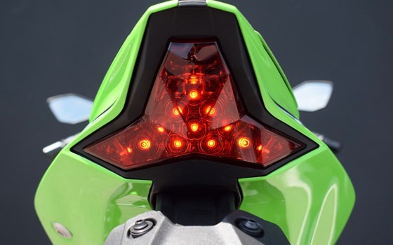 Neufahrzeug Kawasaki Ninja ZX-4RR - Bild 25