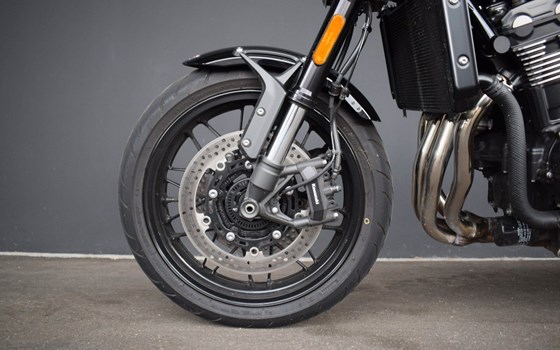 Gebrauchtmotorrad Kawasaki Z900 RS - Bild 11
