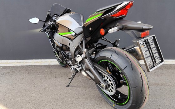 Gebrauchtmotorrad Kawasaki Ninja ZX-10R - Bild 11