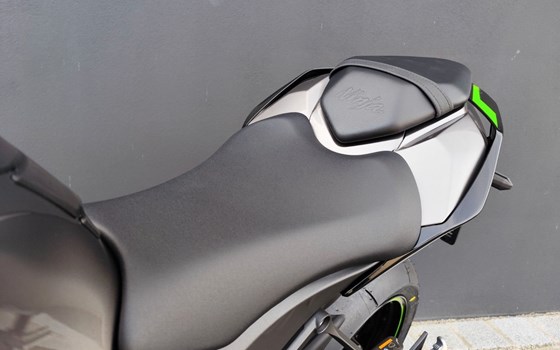 Gebrauchtmotorrad Kawasaki Ninja ZX-10R - Bild 14