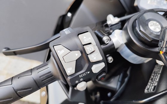 Gebrauchtmotorrad Kawasaki Ninja ZX-10R - Bild 17