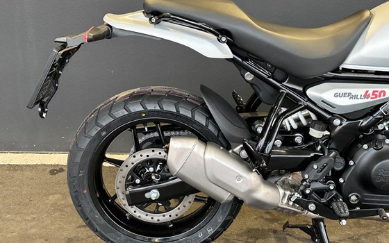 Neufahrzeug Royal Enfield Guerrilla 450 - Bild 16