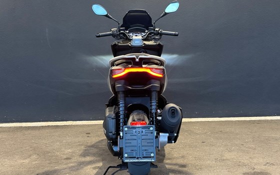 Gebrauchtmotorrad Aprilia SR GT ABS 125 - Bild 11