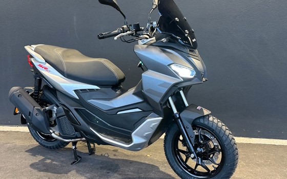 Gebrauchtmotorrad Aprilia SR GT ABS 125 - Bild 3