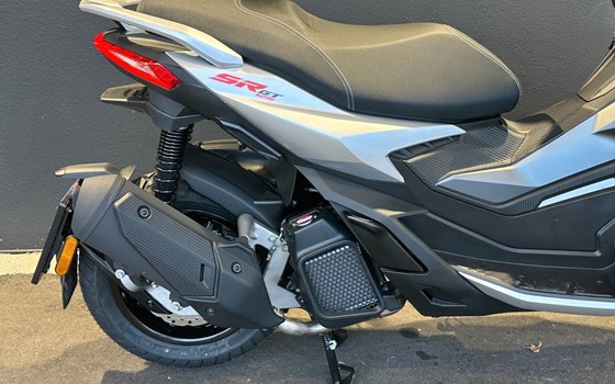 Gebrauchtmotorrad Aprilia SR GT ABS 125 - Bild 9