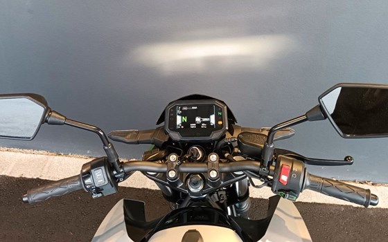 Neufahrzeug Kawasaki Z e-1 - Bild 10