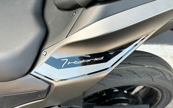 Gebrauchtmotorrad Kawasaki Z7 Hybrid - Bild 13